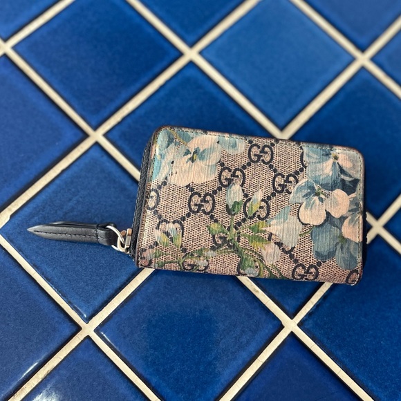 GUCCI Blooms Print GG Coated Canvas Zip Around Wallet 💙! - Picture 7 of 7